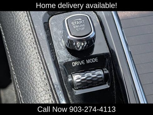 Used 2018 Volvo XC90 T6 Momentum w/ Momentum Plus Package AWD/4WD image 18