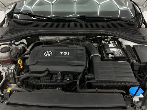 Used 2019 Volkswagen Jetta GLI FWD image 39