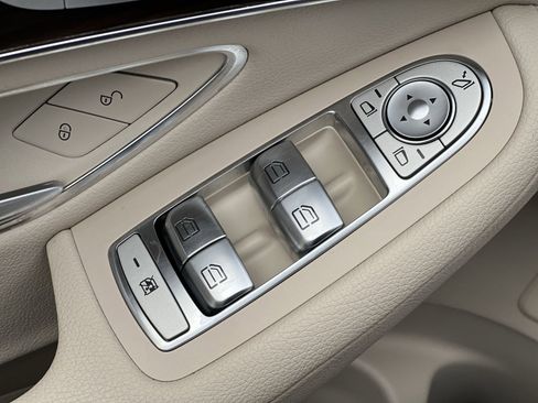 Used 2019 Mercedes-Benz GLC 300 4MATIC image 13