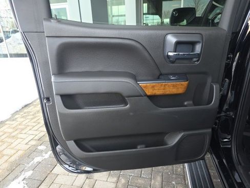 Used 2018 Chevrolet Silverado 1500 High Country image 18