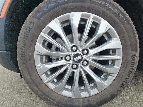 Used 2024 Cadillac XT4 Premium Luxury AWD/4WD image 19