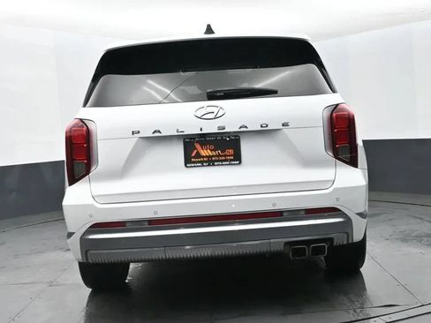 Used 2023 Hyundai Palisade Calligraphy FWD image 8