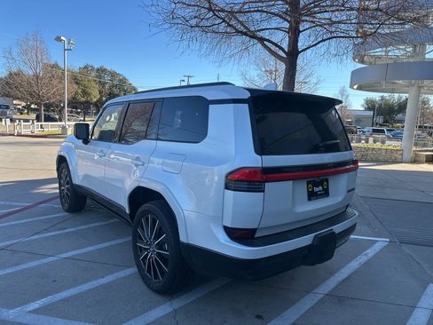 Used 2025 Lexus GX 550 image 6