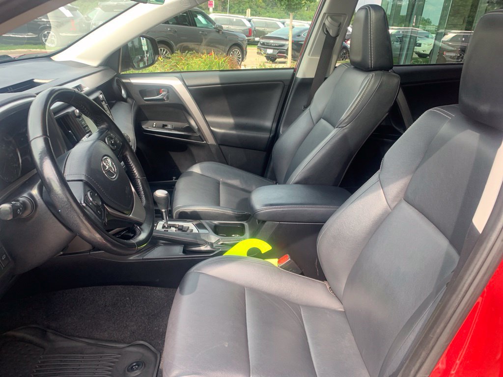 Used 2018 Toyota RAV4 Limited w/ Advanced Technology Package AWD/4WD image 17