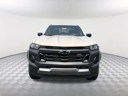 New 2026 Chevrolet Colorado Trail Boss w/ Midnight Edition AWD/4WD image 2