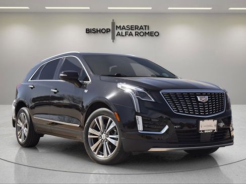 Used 2022 Cadillac XT5 Premium Luxury w/ Technology Package image 2