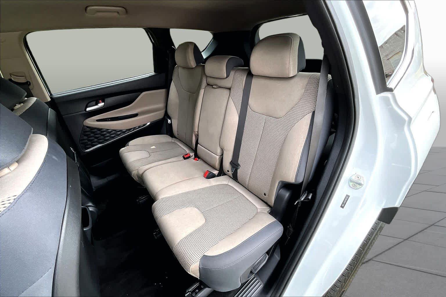 Used 2019 Hyundai Santa Fe SEL FWD image 19