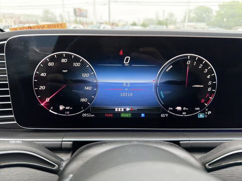 Used 2025 Mercedes-Benz GLE 450e 4MATIC w/ Winter Package image 22