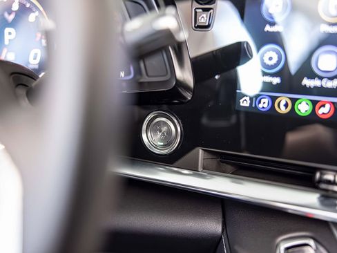 Used 2021 Chevrolet Corvette Stingray Convertible w/ 1LT image 27