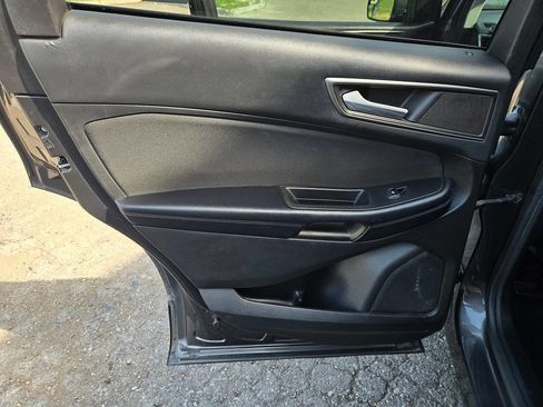 Used 2016 Ford Edge SE image 24