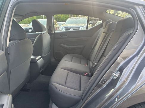 Used 2025 Nissan Altima 2.5 SV image 25