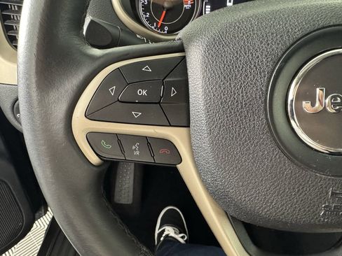 Used 2016 Jeep Cherokee Latitude image 11