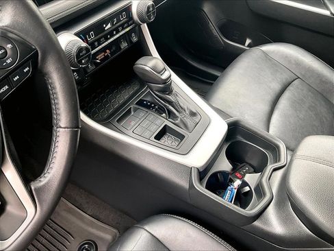 Used 2021 Toyota RAV4 XLE Premium AWD/4WD image 20