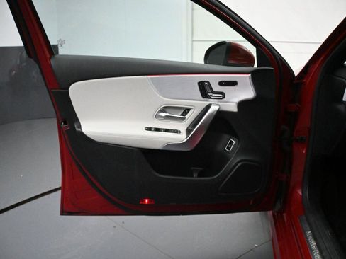 Used 2022 Mercedes-Benz A 220 4MATIC image 11