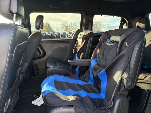 Used 2017 Dodge Grand Caravan GT image 14