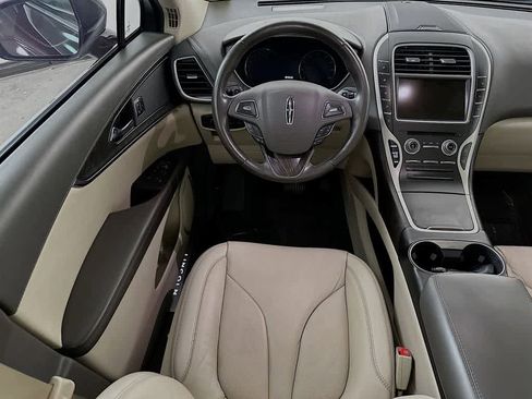 Used 2017 Lincoln MKX Reserve w/ Driver Assistance Package FWD image 10