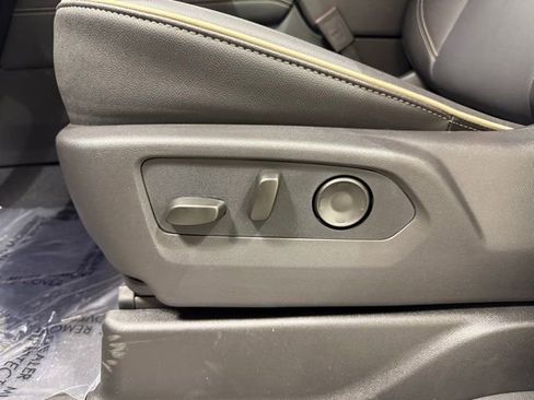 New 2026 GMC Yukon Elevation w/ Elevation Premium Package AWD/4WD image 16