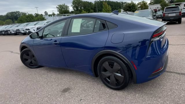 Used 2024 Toyota Prius LE FWD image 4