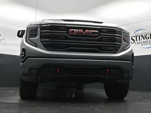 Used 2024 GMC Sierra 1500 AT4 w/ Technology Package AWD/4WD image 18