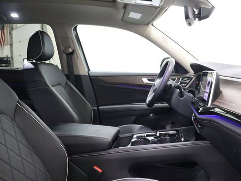 Used 2025 Volkswagen Atlas SEL Premium R-Line image 21