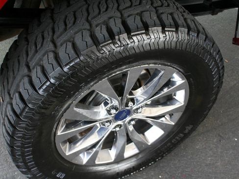 Used 2014 Ford F150 Platinum image 31