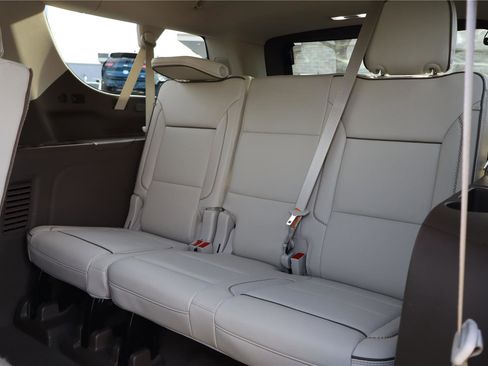 Used 2023 GMC Yukon XL Denali image 28