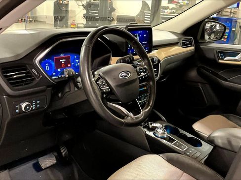 Used 2021 Ford Escape Titanium w/ Titanium Elite Package image 18