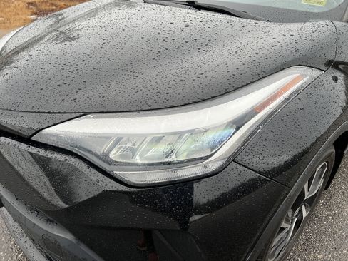 Used 2021 Toyota C-HR LE image 9
