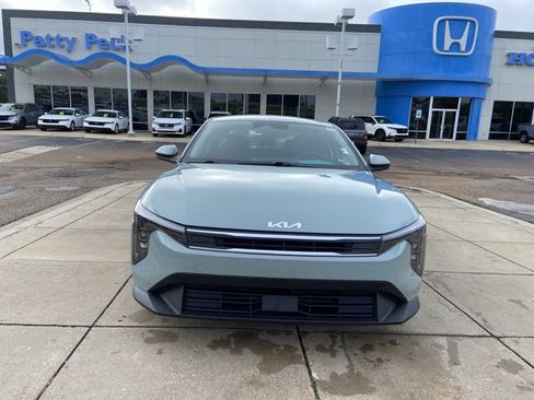 Used 2025 Kia K4 FWD image 3
