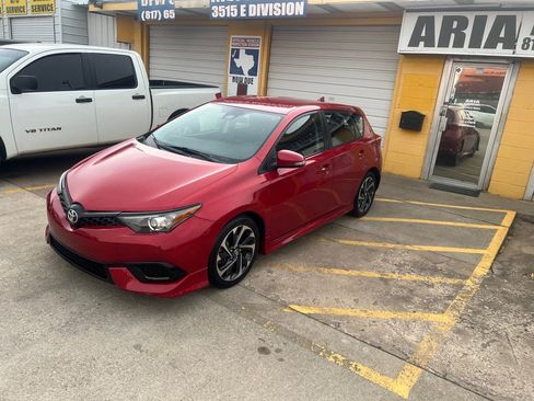 Used 2018 Toyota Corolla iM FWD image 3
