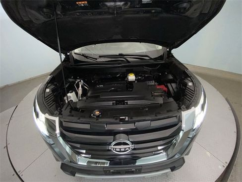Used 2022 Nissan Pathfinder Platinum w/ Cargo Package image 27