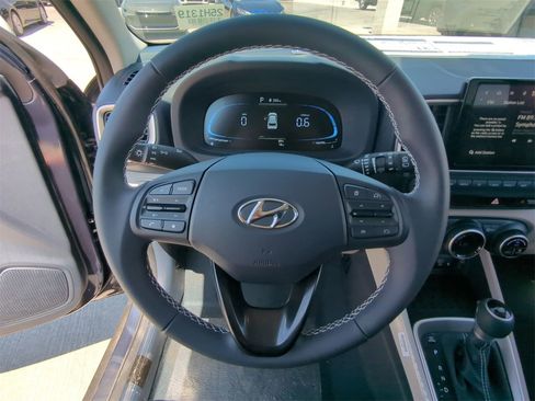 New 2025 Hyundai Venue Limited image 21