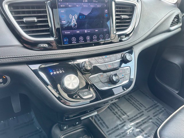 Used 2018 Chrysler Pacifica Limited w/ Advanced Safetytec Group FWD image 32
