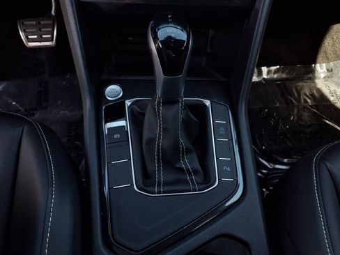 Certified 2023 Volkswagen Tiguan SE R-Line image 13