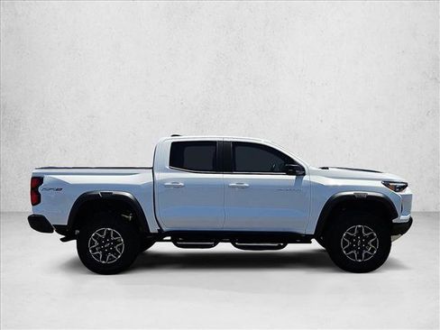 Used 2024 Chevrolet Colorado ZR2 w/ Safety Package AWD/4WD image 4