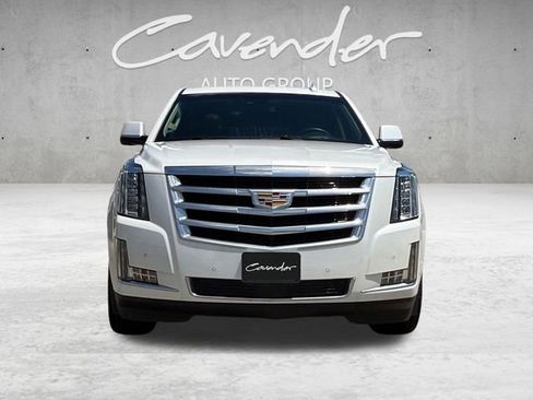 Used 2017 Cadillac Escalade ESV Premium Luxury image 18