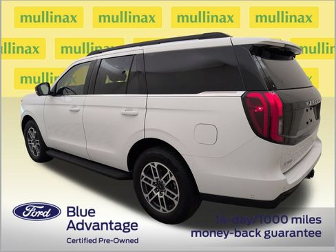 Used 2025 Ford Expedition Active RWD image 9