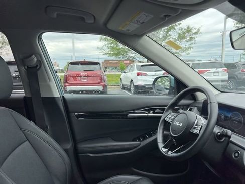 Certified 2025 Kia Seltos EX AWD/4WD image 35