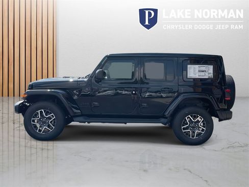 New 2025 Jeep Wrangler Sahara image 6