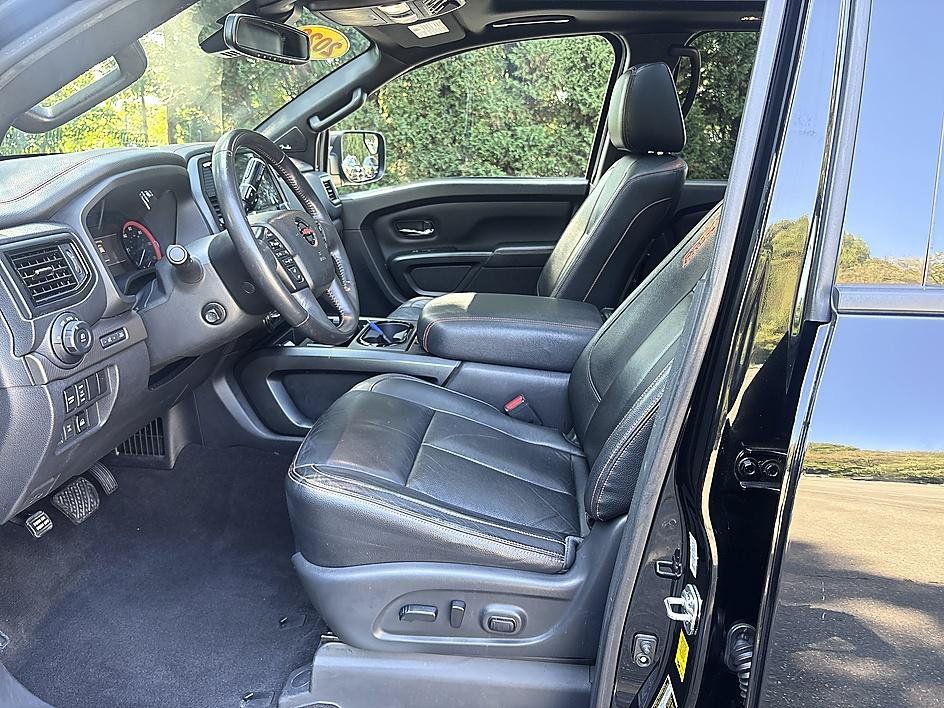 Used 2020 Nissan Titan PRO-4X w/ Pro-4x Convenience Package AWD/4WD image 15