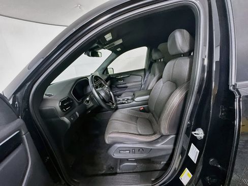 Used 2023 Honda Pilot Sport image 13