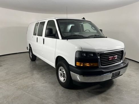 Used 2025 GMC Savana 2500 w/ Driver Convenience Package RWD image 2