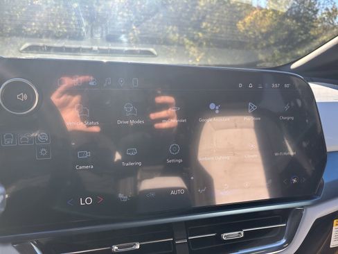 New 2026 Chevrolet Equinox EV LT image 16