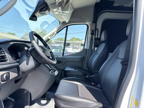 New 2026 Ford Transit 250 148 Medium Roof w/ Load Area Protection Package RWD image 10