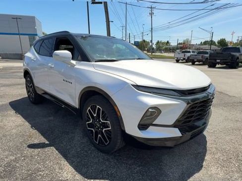 Used 2024 Chevrolet Blazer RS w/ Enhanced Convenience Package AWD/4WD image 2