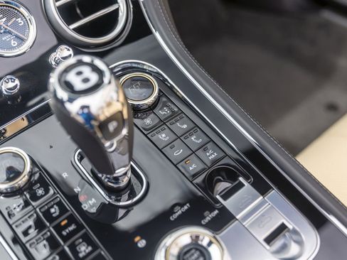 Certified 2024 Bentley Continental GT V8 AWD/4WD image 46