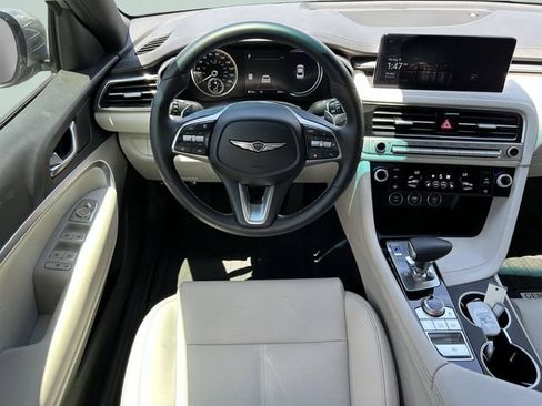 Used 2025 Genesis G70 2.5T RWD image 10