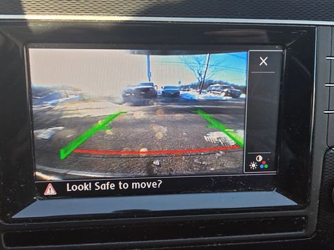 Used 2015 Volkswagen GTI SE image 19