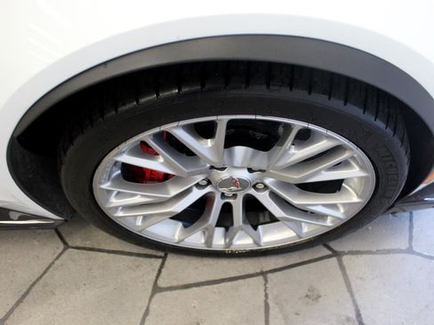 Used 2019 Chevrolet Corvette Z06 w/ Z07 Performance Package image 18