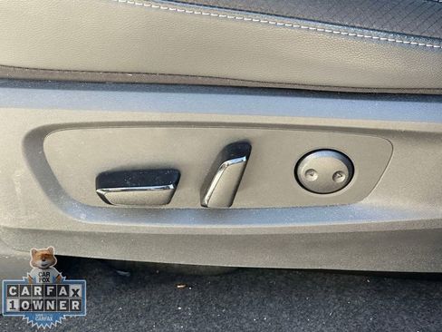 Used 2025 Nissan Pathfinder SL AWD/4WD image 22